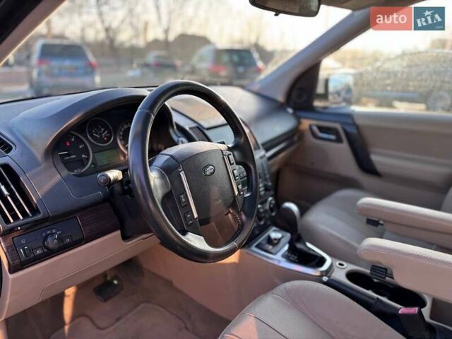 Білий Ленд Ровер Freelander, об'ємом двигуна 2.18 л та пробігом 235 тис. км за 14499 $, фото 12 на Automoto.ua