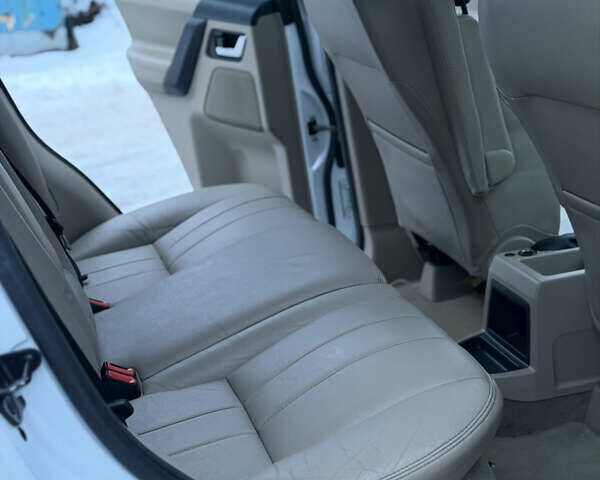 Білий Ленд Ровер Freelander, об'ємом двигуна 2.18 л та пробігом 235 тис. км за 14499 $, фото 17 на Automoto.ua