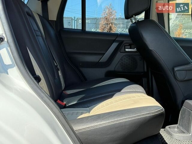 Білий Ленд Ровер Freelander, об'ємом двигуна 2.18 л та пробігом 211 тис. км за 12500 $, фото 30 на Automoto.ua