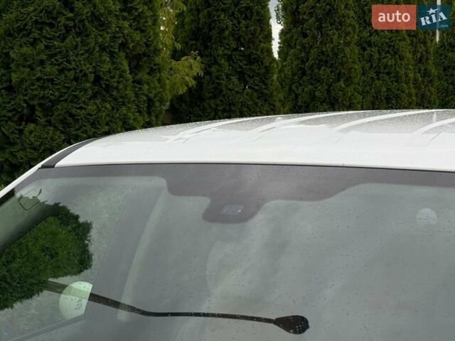 Білий Ленд Ровер Freelander, об'ємом двигуна 2.18 л та пробігом 295 тис. км за 13700 $, фото 60 на Automoto.ua