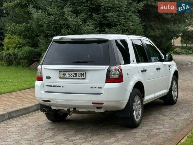 Білий Ленд Ровер Freelander, об'ємом двигуна 2.18 л та пробігом 295 тис. км за 13700 $, фото 38 на Automoto.ua