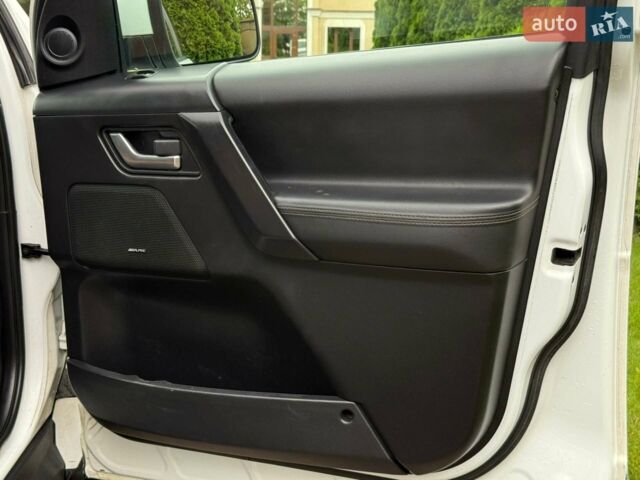 Білий Ленд Ровер Freelander, об'ємом двигуна 2.18 л та пробігом 295 тис. км за 13700 $, фото 32 на Automoto.ua