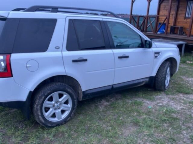 Белый Ленд Ровер Фрилендер, объемом двигателя 2.2 л и пробегом 380 тыс. км за 12450 $, фото 7 на Automoto.ua