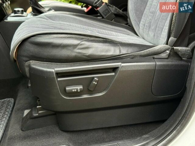 Білий Ленд Ровер Freelander, об'ємом двигуна 2.18 л та пробігом 295 тис. км за 13700 $, фото 8 на Automoto.ua