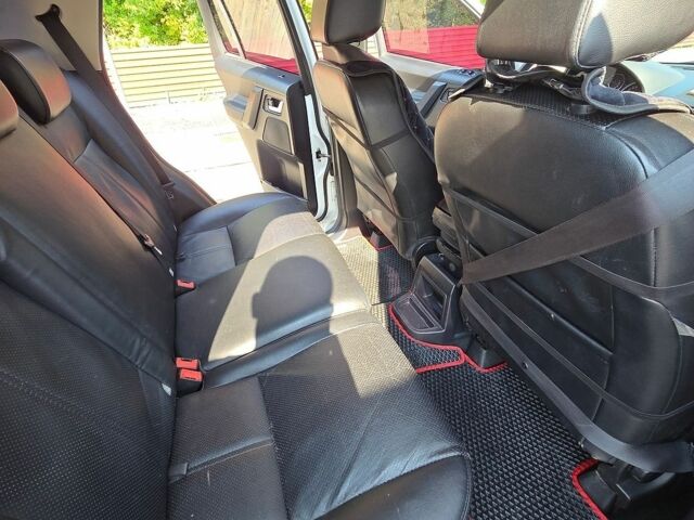 Білий Ленд Ровер Freelander, об'ємом двигуна 2.18 л та пробігом 232 тис. км за 11800 $, фото 13 на Automoto.ua