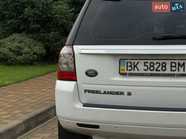 Білий Ленд Ровер Freelander, об'ємом двигуна 2.18 л та пробігом 295 тис. км за 13700 $, фото 43 на Automoto.ua