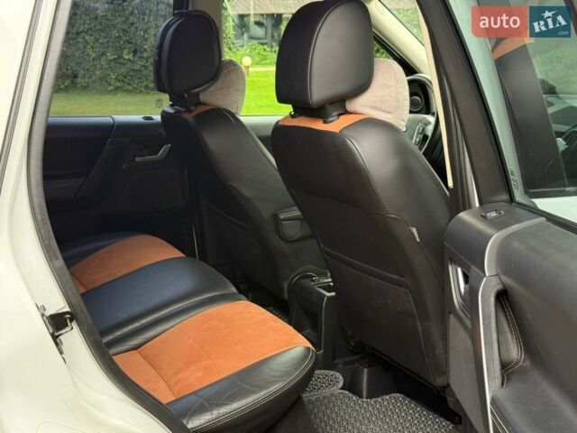 Білий Ленд Ровер Freelander, об'ємом двигуна 2.18 л та пробігом 295 тис. км за 13700 $, фото 20 на Automoto.ua
