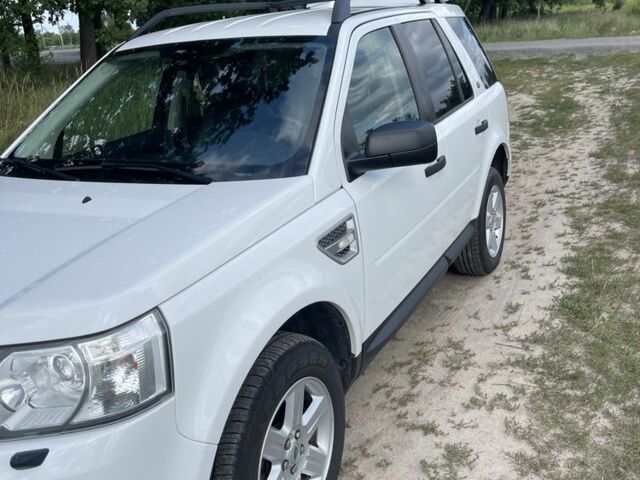 Белый Ленд Ровер Фрилендер, объемом двигателя 2.2 л и пробегом 380 тыс. км за 12450 $, фото 3 на Automoto.ua