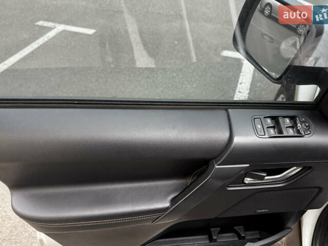 Білий Ленд Ровер Freelander, об'ємом двигуна 2 л та пробігом 115 тис. км за 15500 $, фото 12 на Automoto.ua