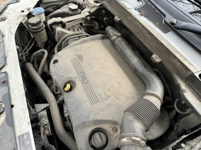 Белый Ленд Ровер Фрилендер, объемом двигателя 2.2 л и пробегом 225 тыс. км за 5000 $, фото 14 на Automoto.ua