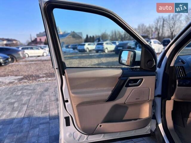 Білий Ленд Ровер Freelander, об'ємом двигуна 2.18 л та пробігом 235 тис. км за 14499 $, фото 10 на Automoto.ua
