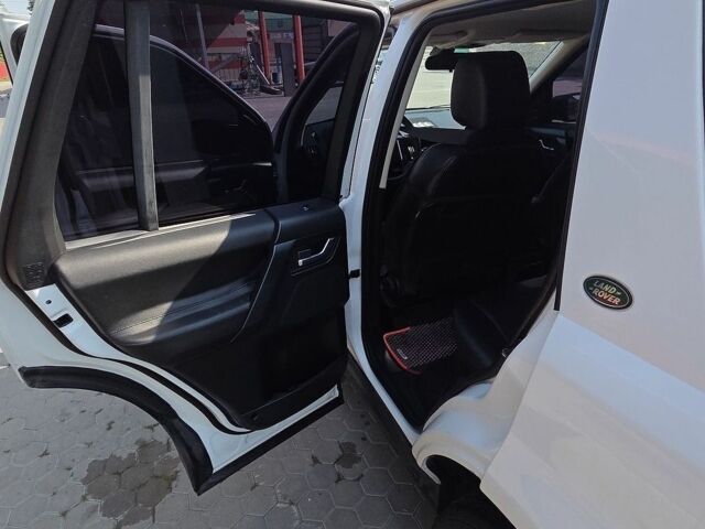 Білий Ленд Ровер Freelander, об'ємом двигуна 2.18 л та пробігом 232 тис. км за 11800 $, фото 8 на Automoto.ua