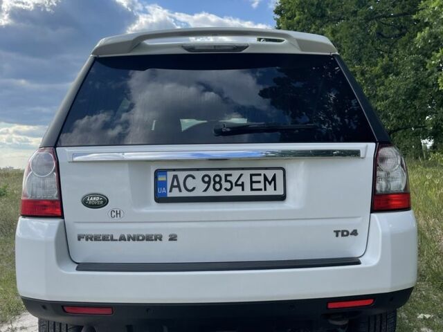Белый Ленд Ровер Фрилендер, объемом двигателя 2.2 л и пробегом 380 тыс. км за 12450 $, фото 4 на Automoto.ua