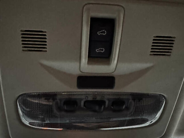 Білий Ленд Ровер Freelander, об'ємом двигуна 2 л та пробігом 115 тис. км за 15500 $, фото 34 на Automoto.ua