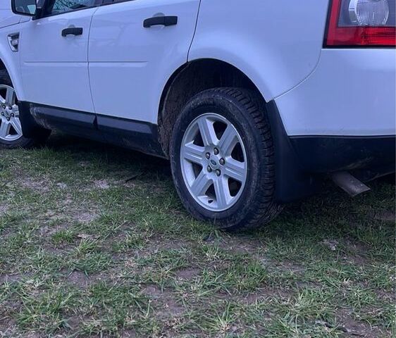 Белый Ленд Ровер Фрилендер, объемом двигателя 2.2 л и пробегом 380 тыс. км за 12450 $, фото 5 на Automoto.ua