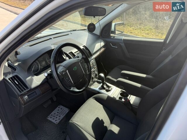 Білий Ленд Ровер Freelander, об'ємом двигуна 2.18 л та пробігом 85 тис. км за 16000 $, фото 12 на Automoto.ua