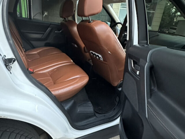Білий Ленд Ровер Freelander, об'ємом двигуна 2.2 л та пробігом 288 тис. км за 12700 $, фото 8 на Automoto.ua