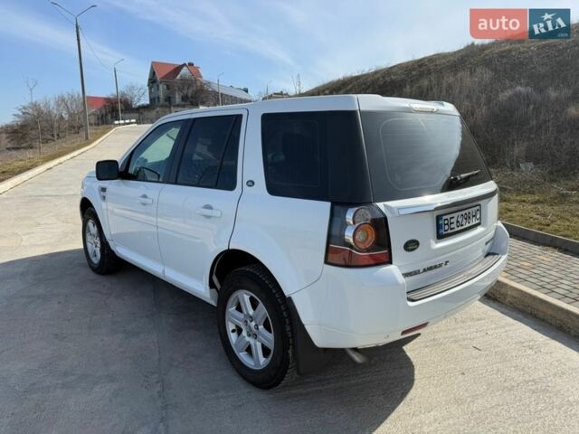 Белый Ленд Ровер Фрилендер, объемом двигателя 2.18 л и пробегом 85 тыс. км за 16500 $, фото 4 на Automoto.ua