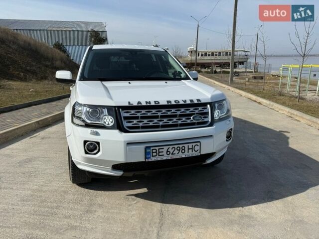 Белый Ленд Ровер Фрилендер, объемом двигателя 2.18 л и пробегом 85 тыс. км за 16500 $, фото 7 на Automoto.ua