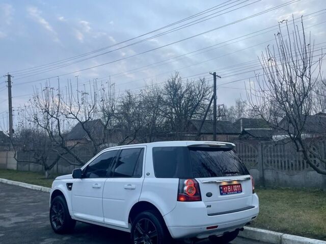 Белый Ленд Ровер Фрилендер, объемом двигателя 2 л и пробегом 200 тыс. км за 10900 $, фото 9 на Automoto.ua