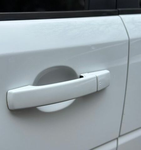 Белый Ленд Ровер Фрилендер, объемом двигателя 2.18 л и пробегом 275 тыс. км за 14200 $, фото 16 на Automoto.ua