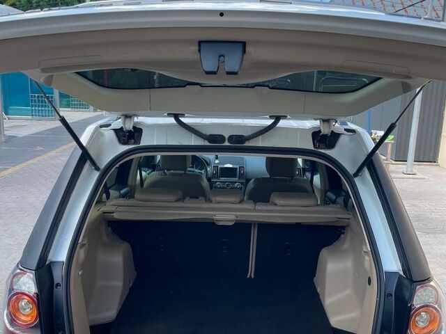 Білий Ленд Ровер Freelander, об'ємом двигуна 2.18 л та пробігом 149 тис. км за 16500 $, фото 16 на Automoto.ua
