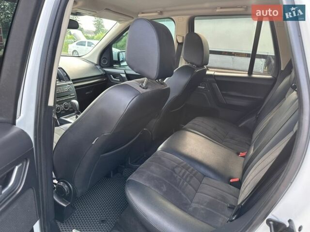 Білий Ленд Ровер Freelander, об'ємом двигуна 2.18 л та пробігом 275 тис. км за 14000 $, фото 38 на Automoto.ua
