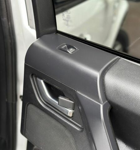 Белый Ленд Ровер Фрилендер, объемом двигателя 2.18 л и пробегом 275 тыс. км за 14200 $, фото 27 на Automoto.ua