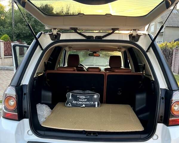 Білий Ленд Ровер Freelander, об'ємом двигуна 2.18 л та пробігом 290 тис. км за 16000 $, фото 12 на Automoto.ua
