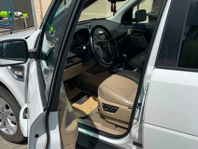 Білий Ленд Ровер Freelander, об'ємом двигуна 2.18 л та пробігом 149 тис. км за 16500 $, фото 7 на Automoto.ua