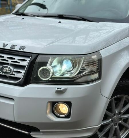 Белый Ленд Ровер Фрилендер, объемом двигателя 2.18 л и пробегом 275 тыс. км за 14200 $, фото 10 на Automoto.ua