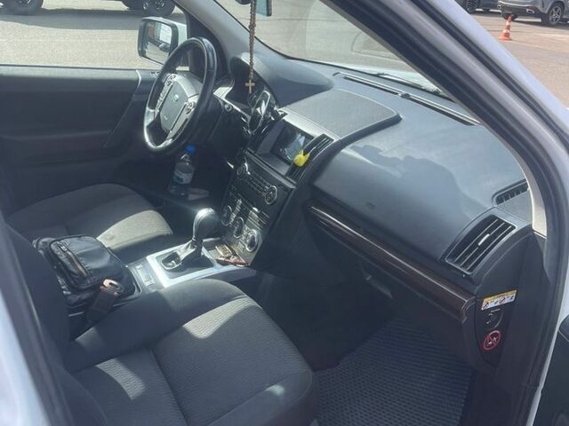 Білий Ленд Ровер Freelander, об'ємом двигуна 2.18 л та пробігом 418 тис. км за 13300 $, фото 5 на Automoto.ua