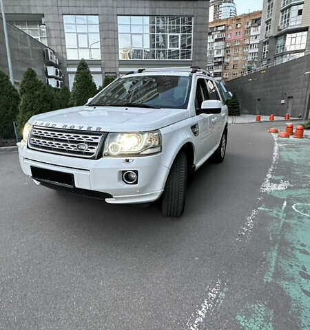 Белый Ленд Ровер Фрилендер, объемом двигателя 2.2 л и пробегом 288 тыс. км за 14000 $, фото 1 на Automoto.ua