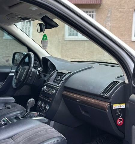 Белый Ленд Ровер Фрилендер, объемом двигателя 2.18 л и пробегом 275 тыс. км за 14200 $, фото 30 на Automoto.ua