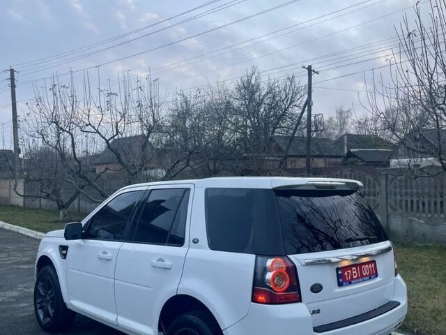 Белый Ленд Ровер Фрилендер, объемом двигателя 2 л и пробегом 200 тыс. км за 10900 $, фото 8 на Automoto.ua