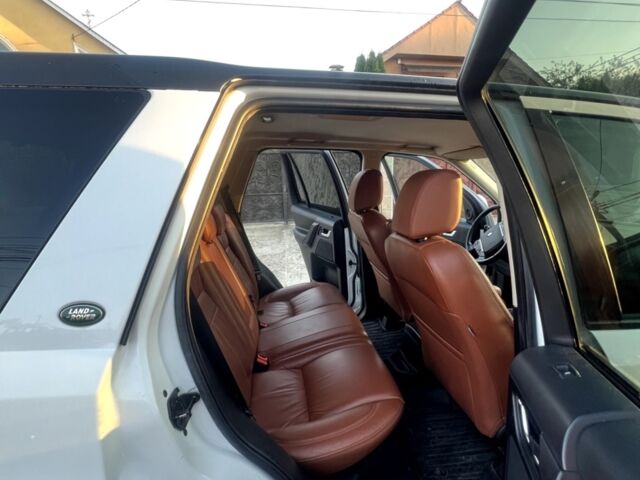 Білий Ленд Ровер Freelander, об'ємом двигуна 2.18 л та пробігом 290 тис. км за 15000 $, фото 10 на Automoto.ua