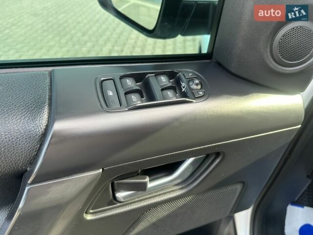 Білий Ленд Ровер Freelander, об'ємом двигуна 2.18 л та пробігом 275 тис. км за 14000 $, фото 16 на Automoto.ua