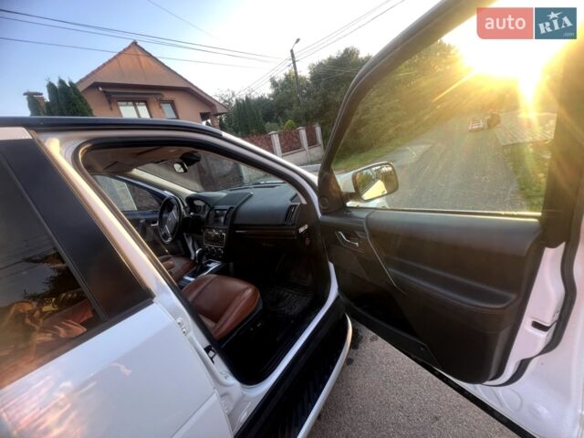 Білий Ленд Ровер Freelander, об'ємом двигуна 2.18 л та пробігом 290 тис. км за 15000 $, фото 11 на Automoto.ua