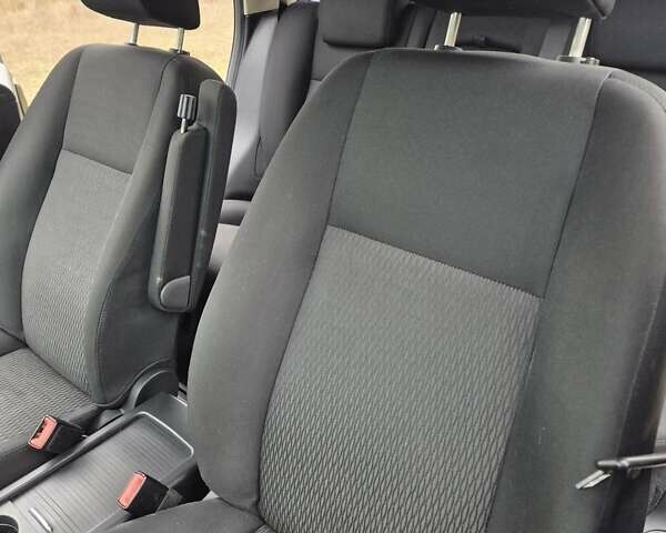 Білий Ленд Ровер Freelander, об'ємом двигуна 2.18 л та пробігом 193 тис. км за 15800 $, фото 7 на Automoto.ua