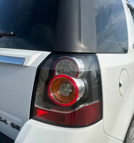 Білий Ленд Ровер Freelander, об'ємом двигуна 2.18 л та пробігом 275 тис. км за 14000 $, фото 11 на Automoto.ua