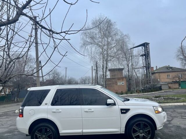 Белый Ленд Ровер Фрилендер, объемом двигателя 2 л и пробегом 200 тыс. км за 10900 $, фото 2 на Automoto.ua