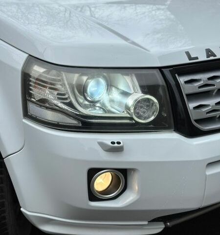 Белый Ленд Ровер Фрилендер, объемом двигателя 2.18 л и пробегом 275 тыс. км за 14200 $, фото 11 на Automoto.ua