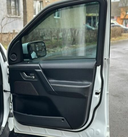 Белый Ленд Ровер Фрилендер, объемом двигателя 2.18 л и пробегом 275 тыс. км за 14200 $, фото 29 на Automoto.ua