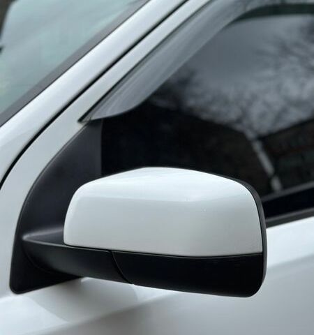 Белый Ленд Ровер Фрилендер, объемом двигателя 2.18 л и пробегом 275 тыс. км за 14200 $, фото 15 на Automoto.ua