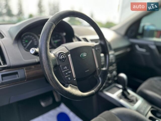 Білий Ленд Ровер Freelander, об'ємом двигуна 2.18 л та пробігом 275 тис. км за 14000 $, фото 17 на Automoto.ua
