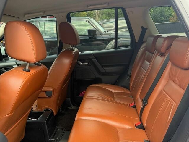 Білий Ленд Ровер Freelander, об'ємом двигуна 2.2 л та пробігом 297 тис. км за 10500 $, фото 6 на Automoto.ua
