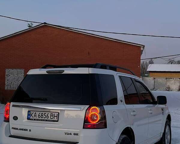 Белый Ленд Ровер Фрилендер, объемом двигателя 2.18 л и пробегом 207 тыс. км за 11500 $, фото 3 на Automoto.ua