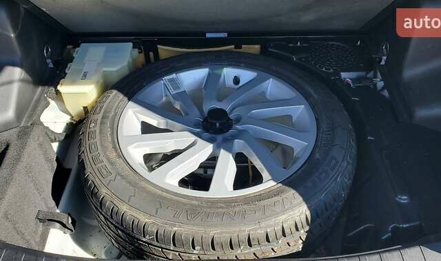 Білий Ленд Ровер Freelander, об'ємом двигуна 2 л та пробігом 125 тис. км за 14200 $, фото 20 на Automoto.ua