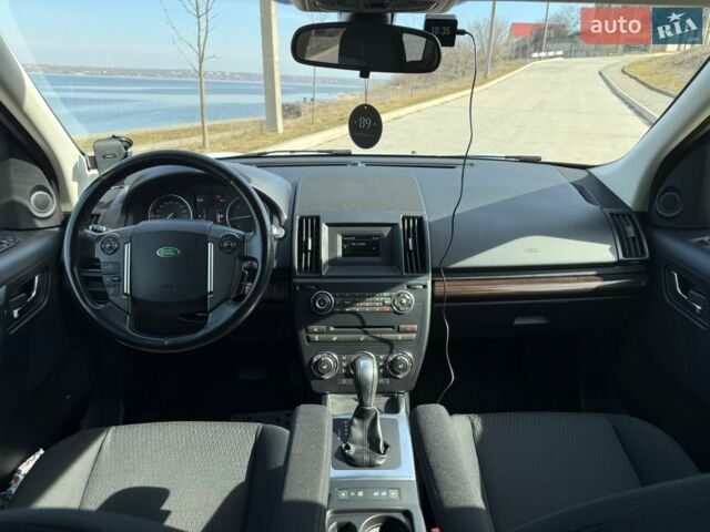 Білий Ленд Ровер Freelander, об'ємом двигуна 2.18 л та пробігом 85 тис. км за 16000 $, фото 11 на Automoto.ua