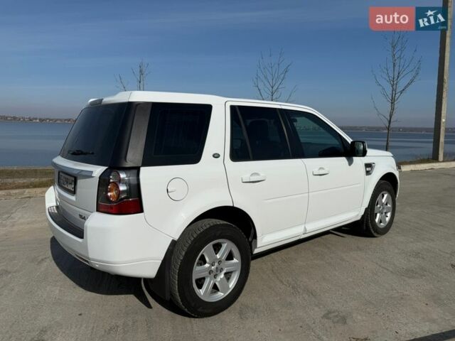 Белый Ленд Ровер Фрилендер, объемом двигателя 2.18 л и пробегом 85 тыс. км за 16500 $, фото 3 на Automoto.ua